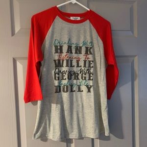 Looking like Dolly Raglan